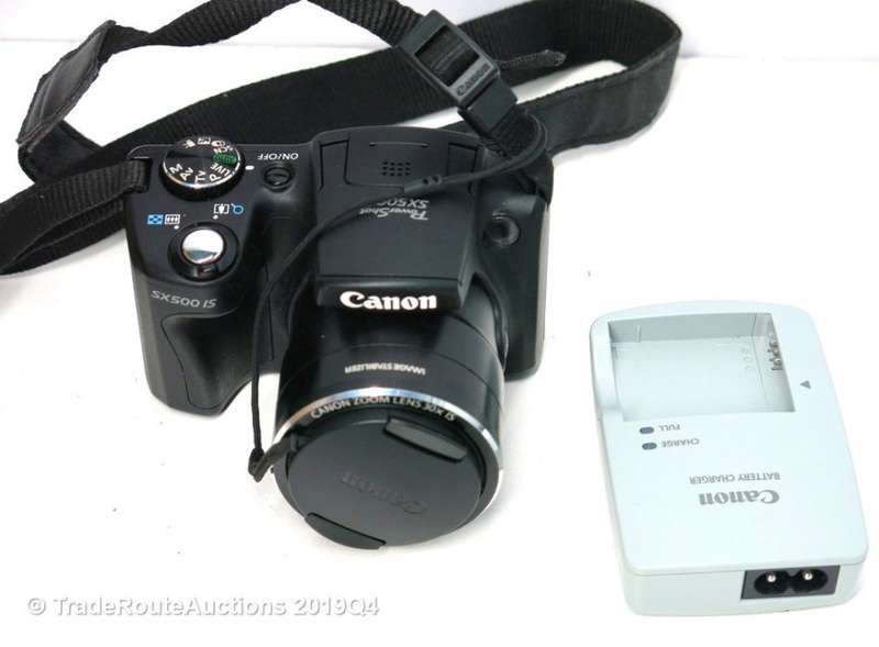 Canon PowerShot SX500 IS 16.0 MP with 30x Wide-Angle Optical IS Zoom and 3.0-Inch LCD