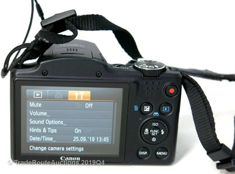 Canon PowerShot SX500 IS 16.0 MP with 30x Wide-Angle Optical IS Zoom and 3.0-Inch LCD