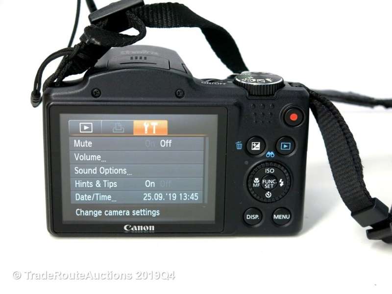 Canon PowerShot SX500 IS 16.0 MP with 30x Wide-Angle Optical IS Zoom and 3.0-Inch LCD
