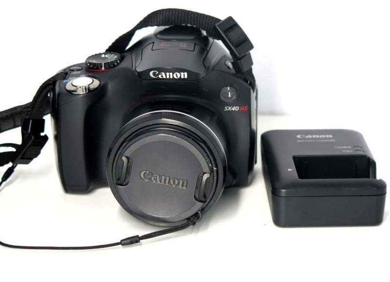 Canon SX40 HS 12.1MP Digital Camera with 35x Wide Angle Optical Image Stabilized Zoom and 2.7-Inch
