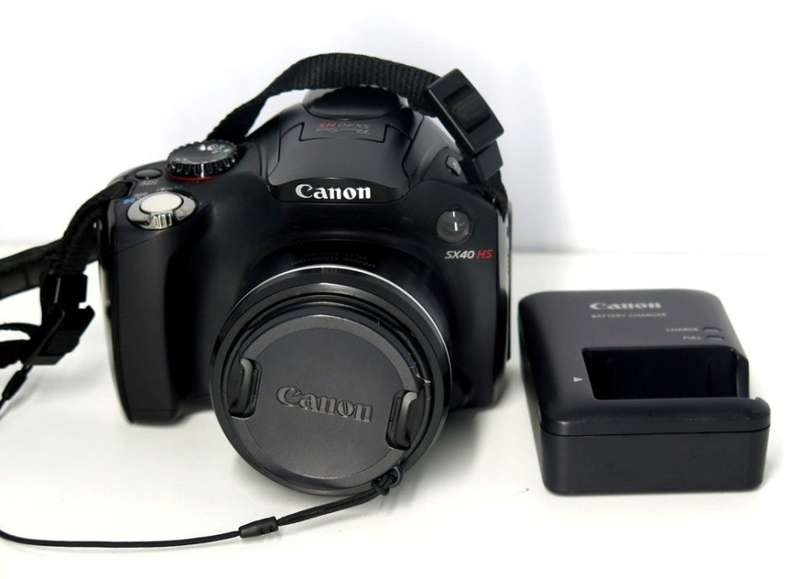 Canon SX40 HS 12.1MP Digital Camera with 35x Wide Angle Optical Image Stabilized Zoom and 2.7-Inch