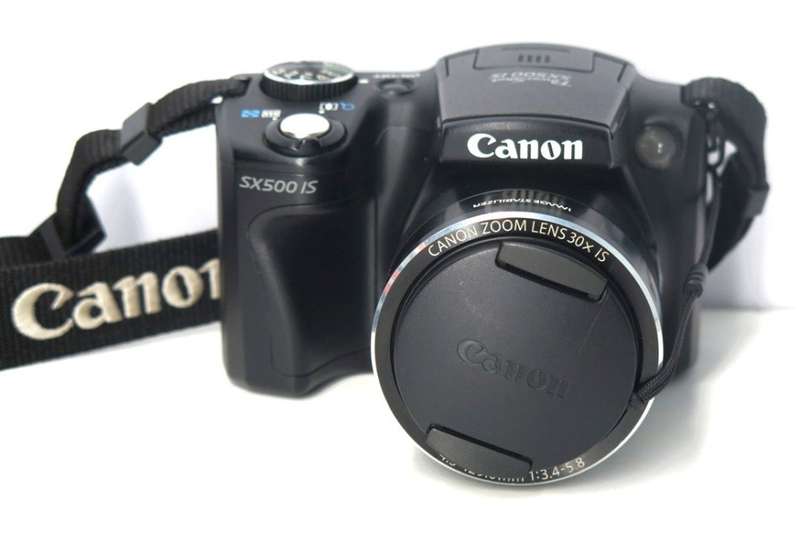 Canon PowerShot SX500 IS 16.0 MP with 30x Wide-Angle Optical IS Zoom and 3.0-Inch LCD