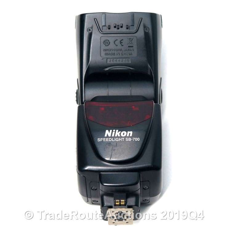 Nikon SB-700 Speedlight Flash - SB700 Flash light for Nikon DSLR Cameras