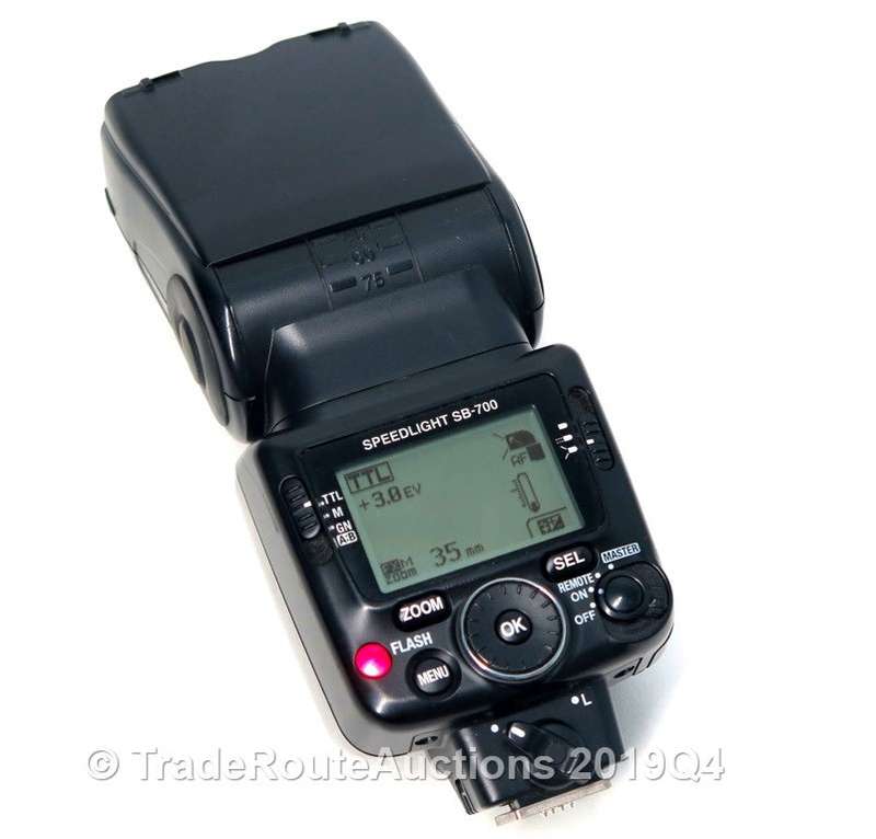 Nikon SB-700 Speedlight Flash - SB700 Flash light for Nikon DSLR Cameras
