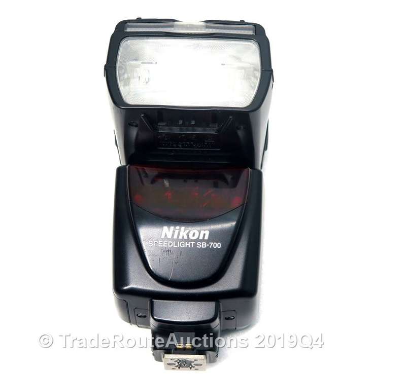 Nikon SB-700 Speedlight Flash - SB700 Flash light for Nikon DSLR Cameras