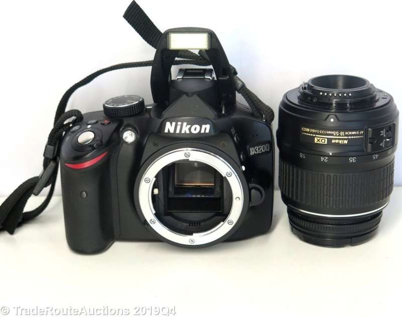 Nikon D3200 24.2 MP CMOS Digital SLR with 18-55mm f/3.5-5.6 AF-S DX NIKKOR Zoom Lens - 24.2 MP