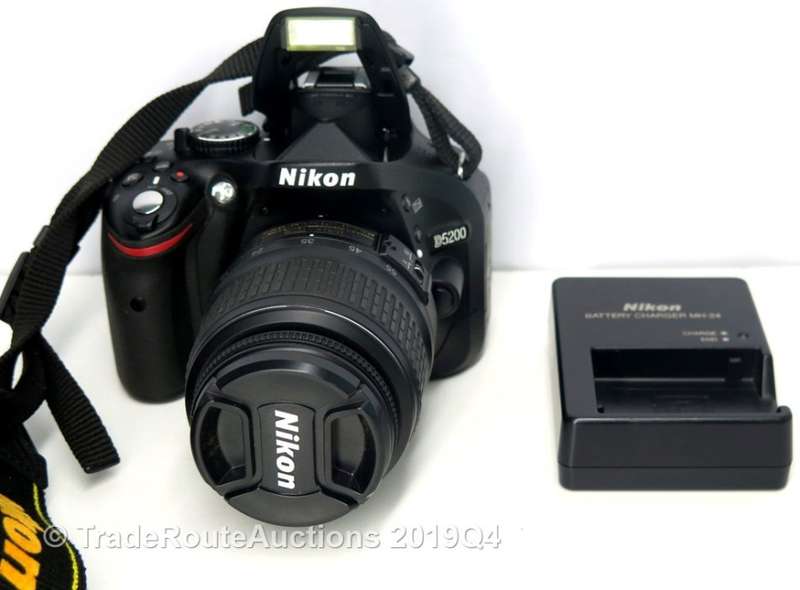 [ 24.1 MEGAPIXELS ] NIKON D5200 DSLR CAMERA +  18-55MM NIKKOR LENS PROFESSIONAL KIT
