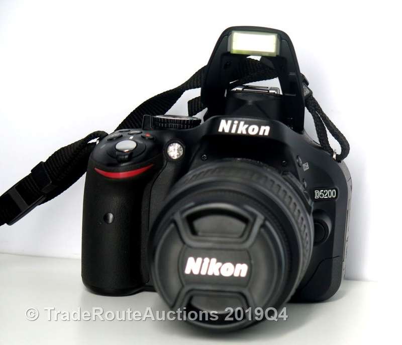 [ 24.1 MEGAPIXELS ] NIKON D5200 DSLR CAMERA +  18-55MM NIKKOR LENS PROFESSIONAL KIT
