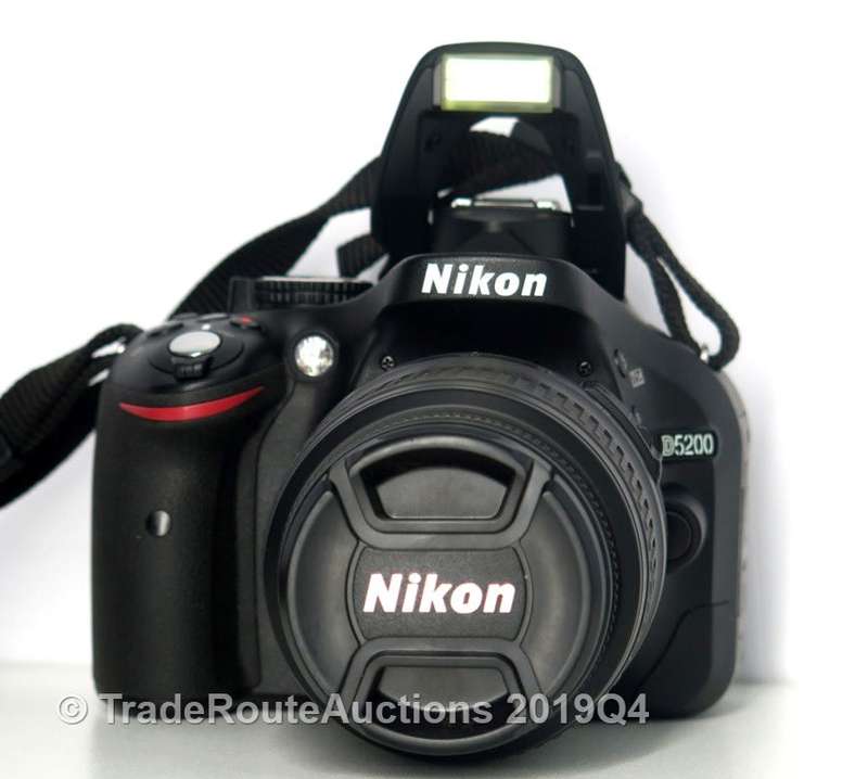 [ 24.1 MEGAPIXELS ] NIKON D5200 DSLR CAMERA +  18-55MM NIKKOR LENS PROFESSIONAL KIT