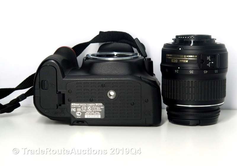 [ 24.1 MEGAPIXELS ] NIKON D5200 DSLR CAMERA +  18-55MM NIKKOR LENS PROFESSIONAL KIT
