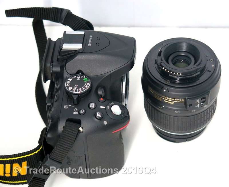 [ 24.1 MEGAPIXELS ] NIKON D5200 DSLR CAMERA +  18-55MM NIKKOR LENS PROFESSIONAL KIT