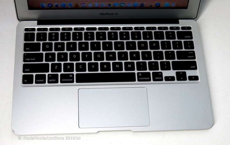 MacBook Air 11.6-inch | Core i7 2.0 GHz | 8GB DDR3 RAM | 256GB SSD FLASH - Macbook Air MID 2012