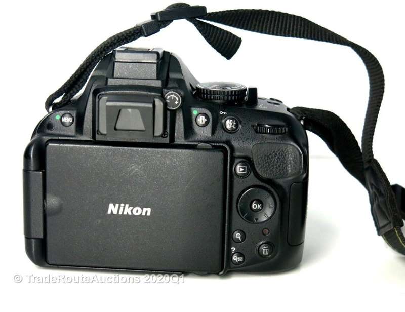 [ 24.1 MEGAPIXELS ] NIKON D5200 DSLR CAMERA +  18-55MM NIKKOR LENS PROFESSIONAL KIT