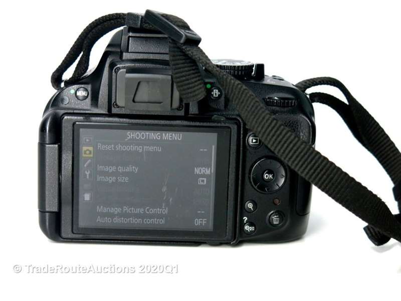 [ 24.1 MEGAPIXELS ] NIKON D5200 DSLR CAMERA +  18-55MM NIKKOR LENS PROFESSIONAL KIT