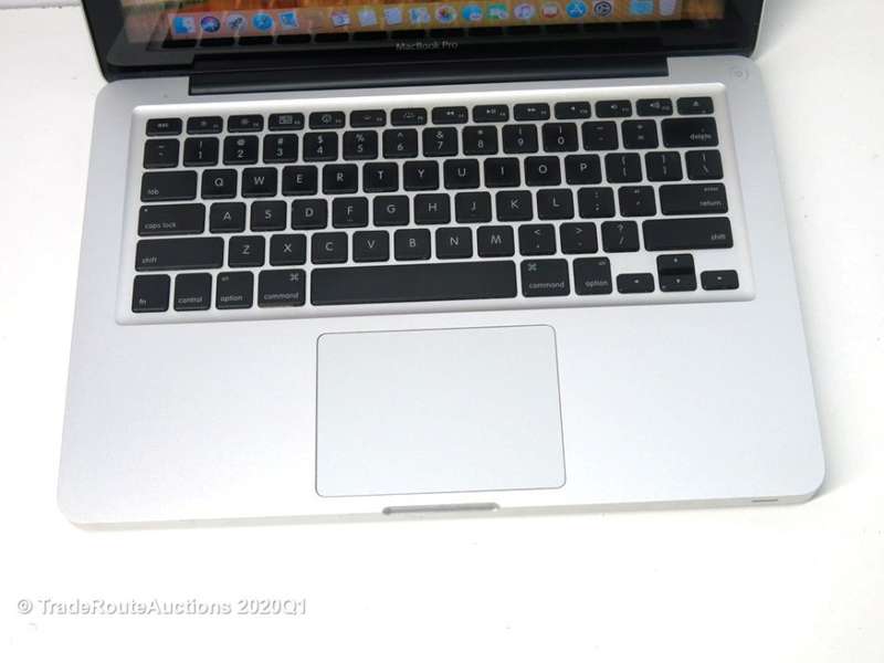 MacBook Pro 13.3-inch | Core 2 DUO 2.4GHz | 4GB RAM | 250GB HDD | nVidia GeForce Graphics