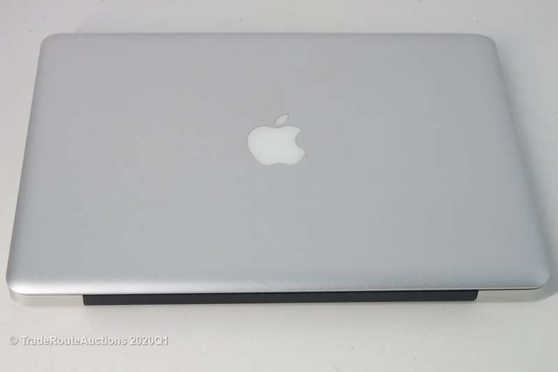 MacBook Pro 13.3-inch | Core 2 DUO 2.4GHz | 4GB RAM | 250GB HDD | nVidia GeForce Graphics