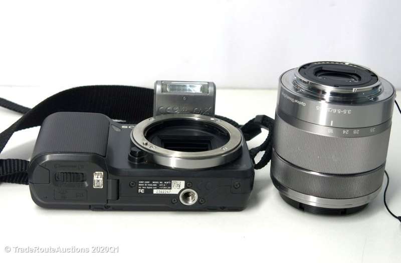 SONY NEX-3 14.2MP with 18-55mm Lens Optical Steady Shot E-MOUNT Digital Camera Kit - Grab a bargain