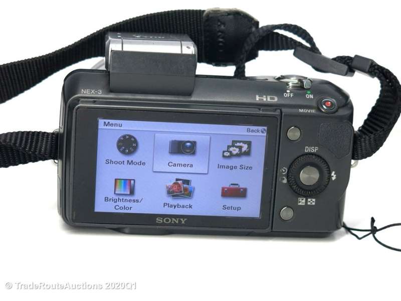 SONY NEX-3 14.2MP with 18-55mm Lens Optical Steady Shot E-MOUNT Digital Camera Kit - Grab a bargain