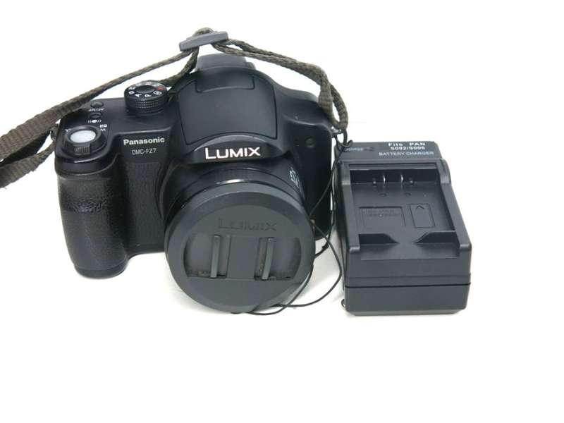 Panasonic DMC-FZ7 12x Optical Zoom with Leica MEGA O.I.S. Digital Camera