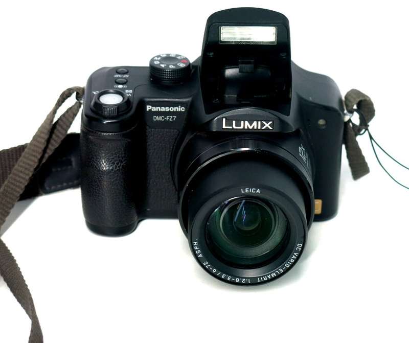 Panasonic DMC-FZ7 12x Optical Zoom with Leica MEGA O.I.S. Digital Camera