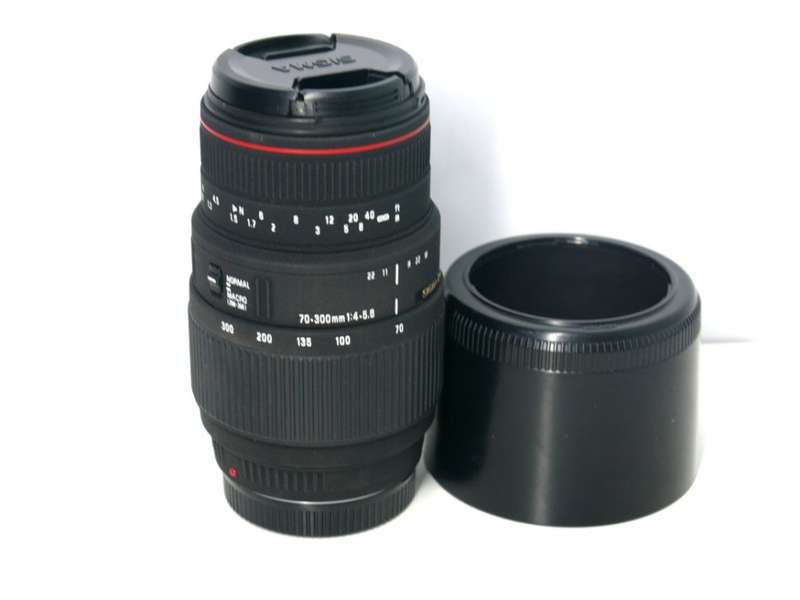 SIGMA DG 70-300mm Telephoto Zoom Lens for SONY / MINOLTA DSLR CAMERAS