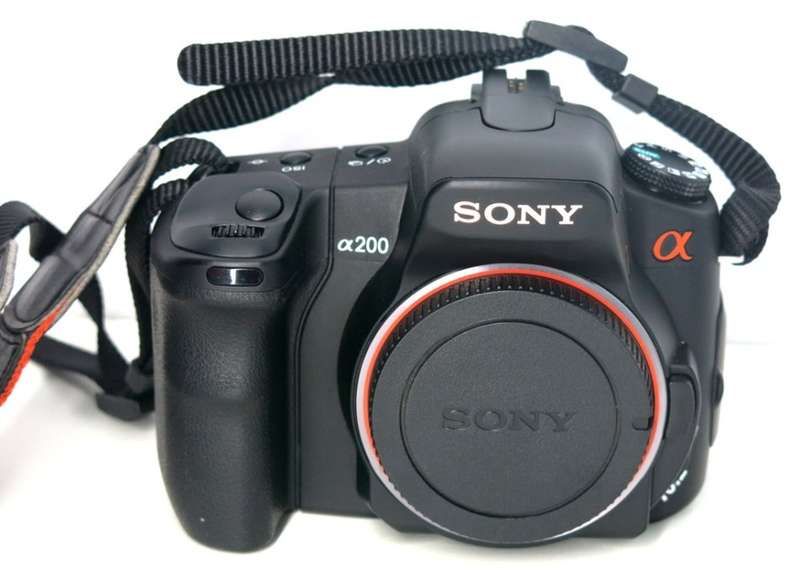 SONY ALPHA A200 DSLR PROFESSIONAL DIGITAL CAMERA BODY