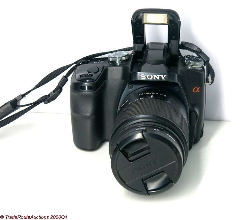 SONY ALPHA A100 DSLR PROFESSIONAL DIGITAL CAMERA + 18-70mm SONY LENS KIT