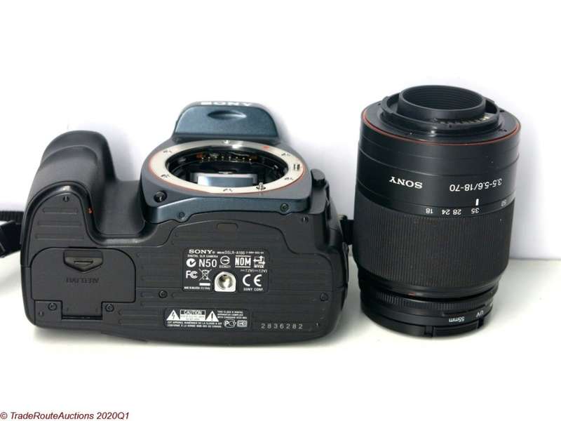 SONY ALPHA A100 DSLR PROFESSIONAL DIGITAL CAMERA + 18-70mm SONY LENS KIT