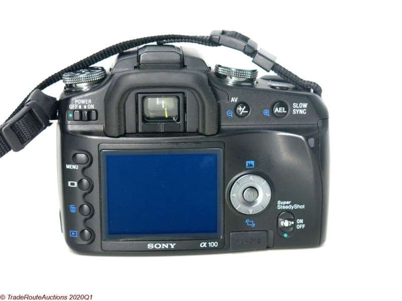 SONY ALPHA A100 DSLR PROFESSIONAL DIGITAL CAMERA + 18-70mm SONY LENS KIT