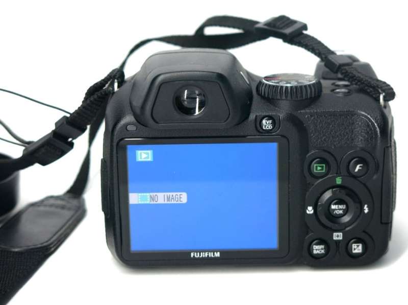 Fujifilm FinePix S2000HD Digital Camera  (10MP, 15x Optical Zoom) 2.7 inch LCD