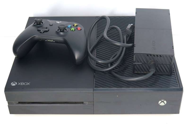 Microsoft Xbox One 1TB Model 1540 Gaming Console + 1 Controller