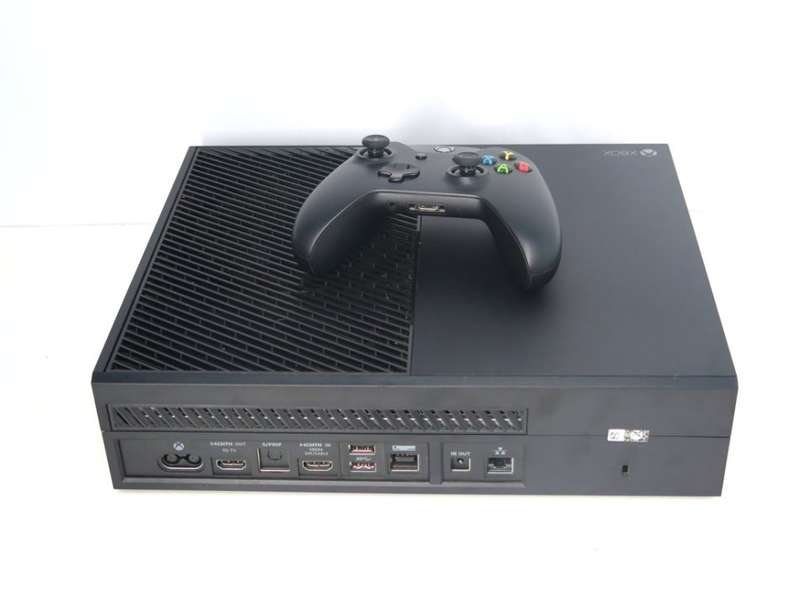 Microsoft Xbox One 1TB Model 1540 Gaming Console + 1 Controller