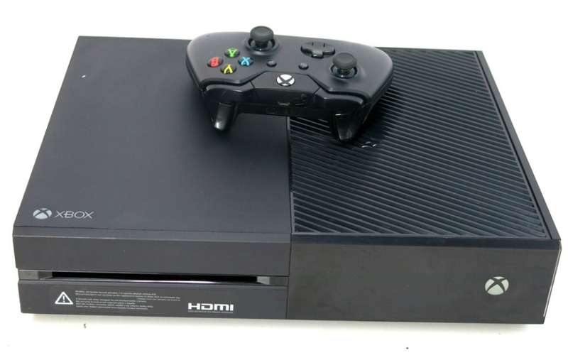 Microsoft Xbox One 500GB Model 1540 Gaming Console + 1 Controller