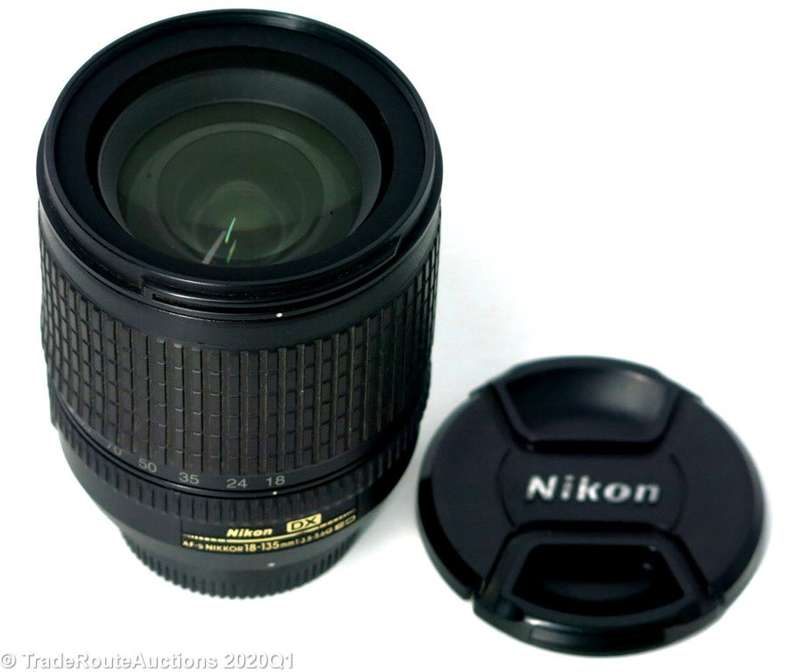 Nikon 18-135mm f/3.5-5.6G ED-IF AF-S DX Zoom-Nikkor Lens for Nikon Digital SLR Cameras