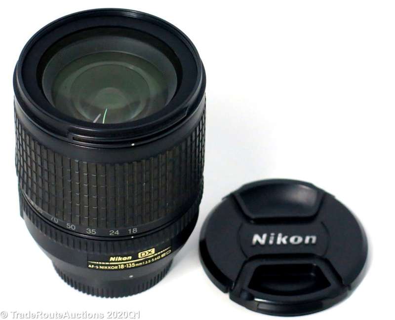 Nikon 18-135mm f/3.5-5.6G ED-IF AF-S DX Zoom-Nikkor Lens for Nikon Digital SLR Cameras