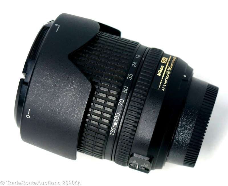 Nikon 18-135mm f/3.5-5.6G ED-IF AF-S DX Zoom-Nikkor Lens for Nikon Digital SLR Cameras