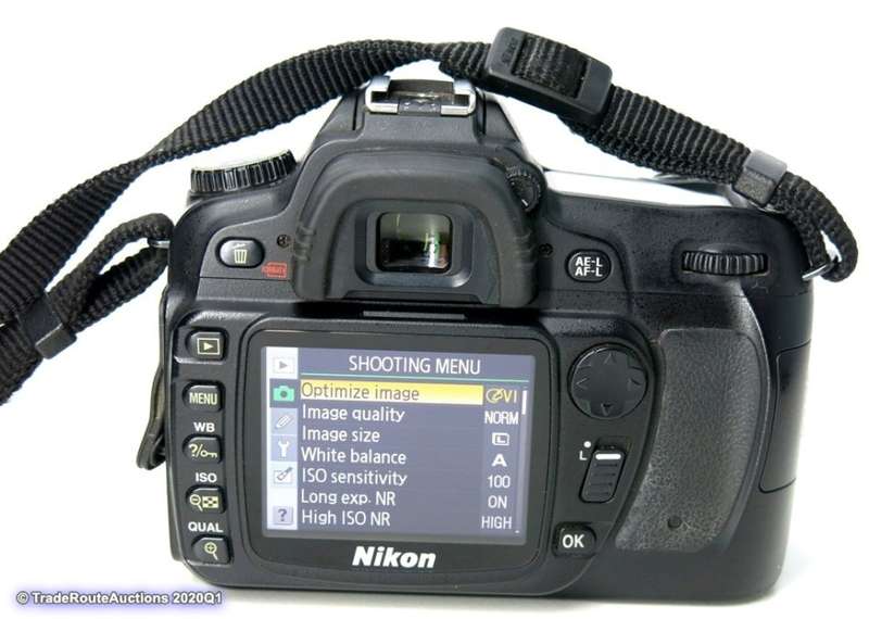 NIKON D80 Digital SLR CAMERA 10.2MP BODY ONLY