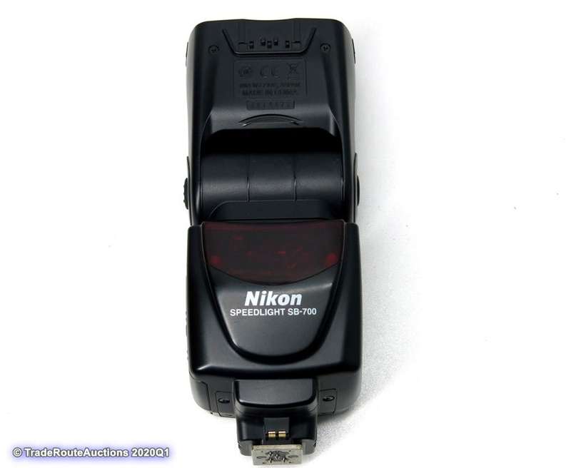 Nikon SB-700 Speedlight Flash - SB700 Flash light for Nikon DSLR Cameras
