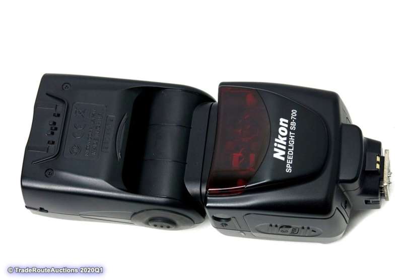 Nikon SB-700 Speedlight Flash - SB700 Flash light for Nikon DSLR Cameras