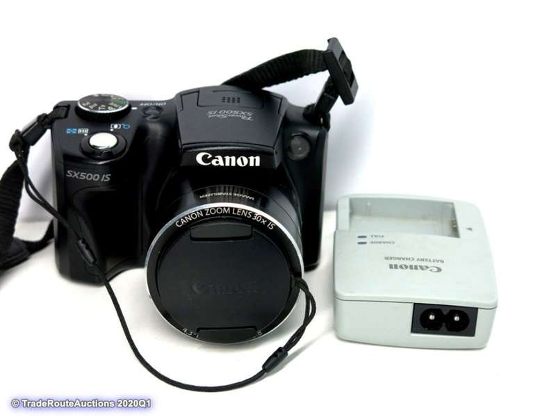 Canon PowerShot SX500 IS 16.0 MP with 30x Wide-Angle Optical IS Zoom and 3.0-Inch LCD