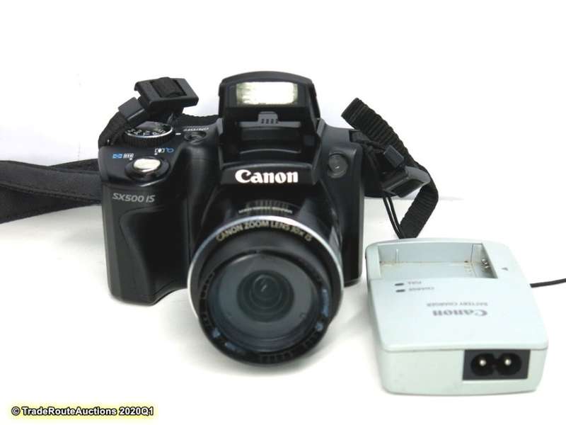 Canon PowerShot SX500 IS 16.0 MP with 30x Wide-Angle Optical IS Zoom and 3.0-Inch LCD