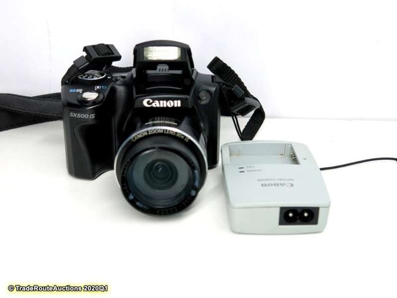Canon PowerShot SX500 IS 16.0 MP with 30x Wide-Angle Optical IS Zoom and 3.0-Inch LCD