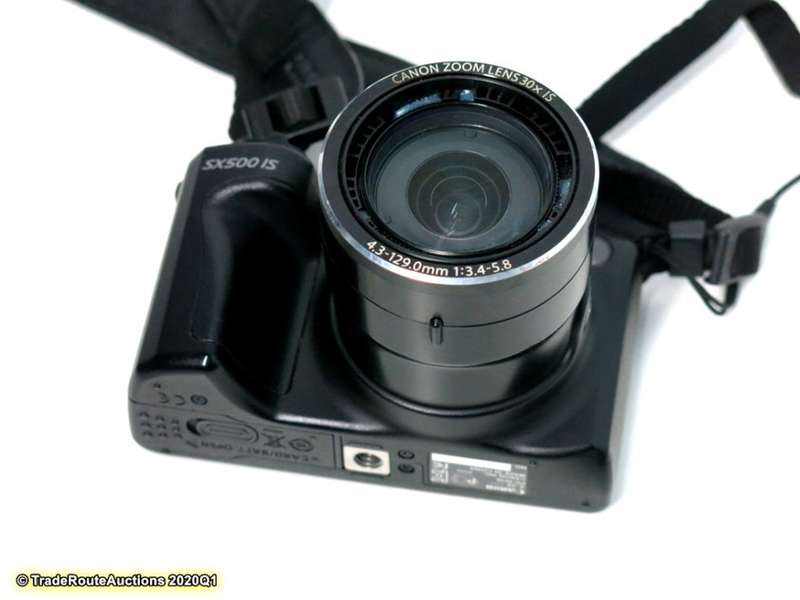 Canon PowerShot SX500 IS 16.0 MP with 30x Wide-Angle Optical IS Zoom and 3.0-Inch LCD