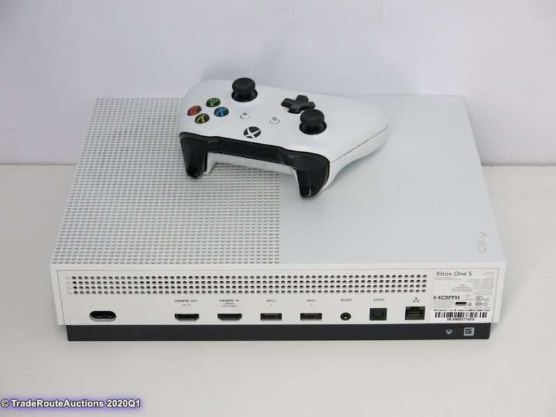 Microsoft Xbox One S 500GB Console (WHITE) Model 1681 + 1 Controller (WHITE)
