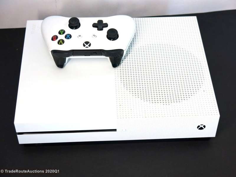 Microsoft Xbox One S 500GB Console (WHITE) Model 1681 + 1 Controller (WHITE)