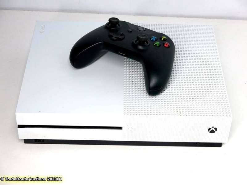 Microsoft Xbox One S 1TB Console (WHITE) Model 1681 + 1 Controller