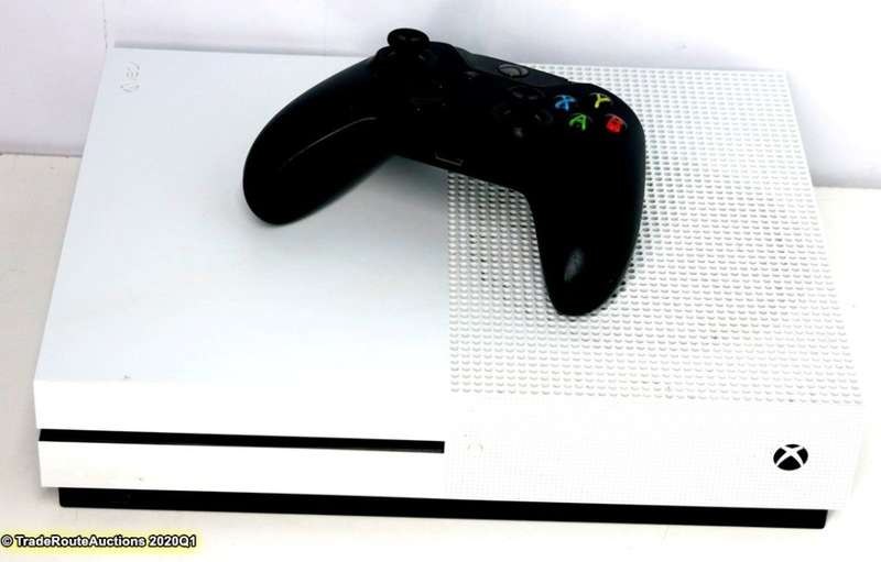 Microsoft Xbox One S 1TB Console (WHITE) Model 1681 + 1 Controller