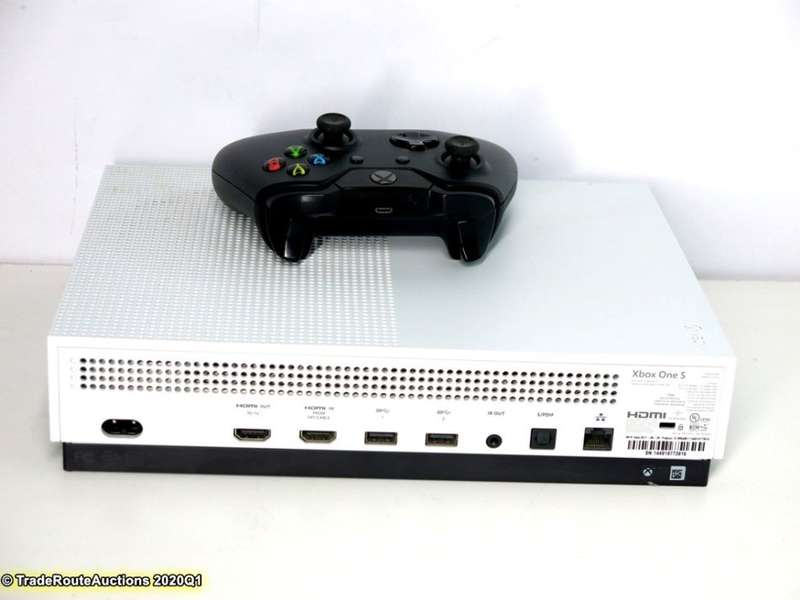 Microsoft Xbox One S 1TB Console (WHITE) Model 1681 + 1 Controller