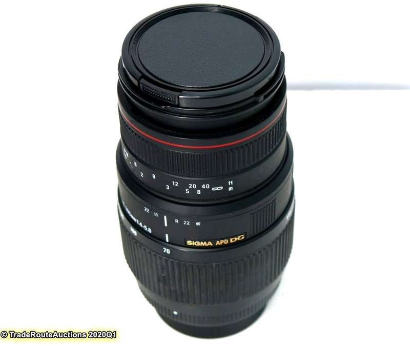 SIGMA APO DG 70-300mm Telephoto Zoom Lens for NIKON DIGITAL SLR CAMERAS
