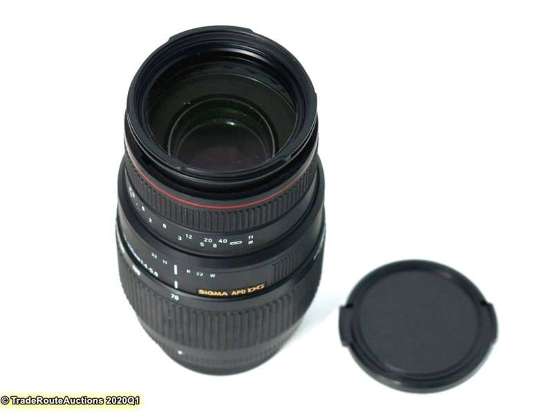 SIGMA APO DG 70-300mm Telephoto Zoom Lens for NIKON DIGITAL SLR CAMERAS